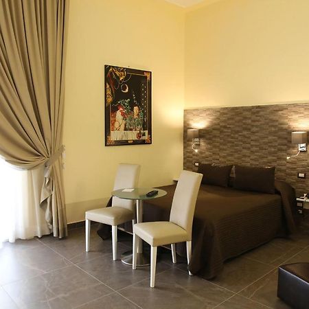Boutique Hotel Piazza Carita Neapol Exteriér fotografie