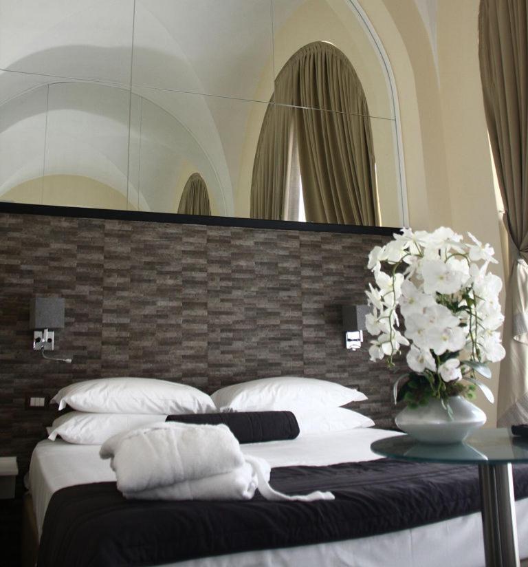 Boutique Hotel Piazza Carita Neapol Exteriér fotografie